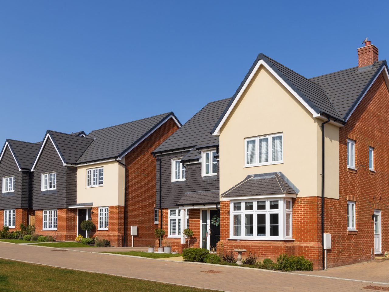 https://heritagecourtcapital.co.uk/wp-content/uploads/2022/11/newbuild2-1280x960.jpg